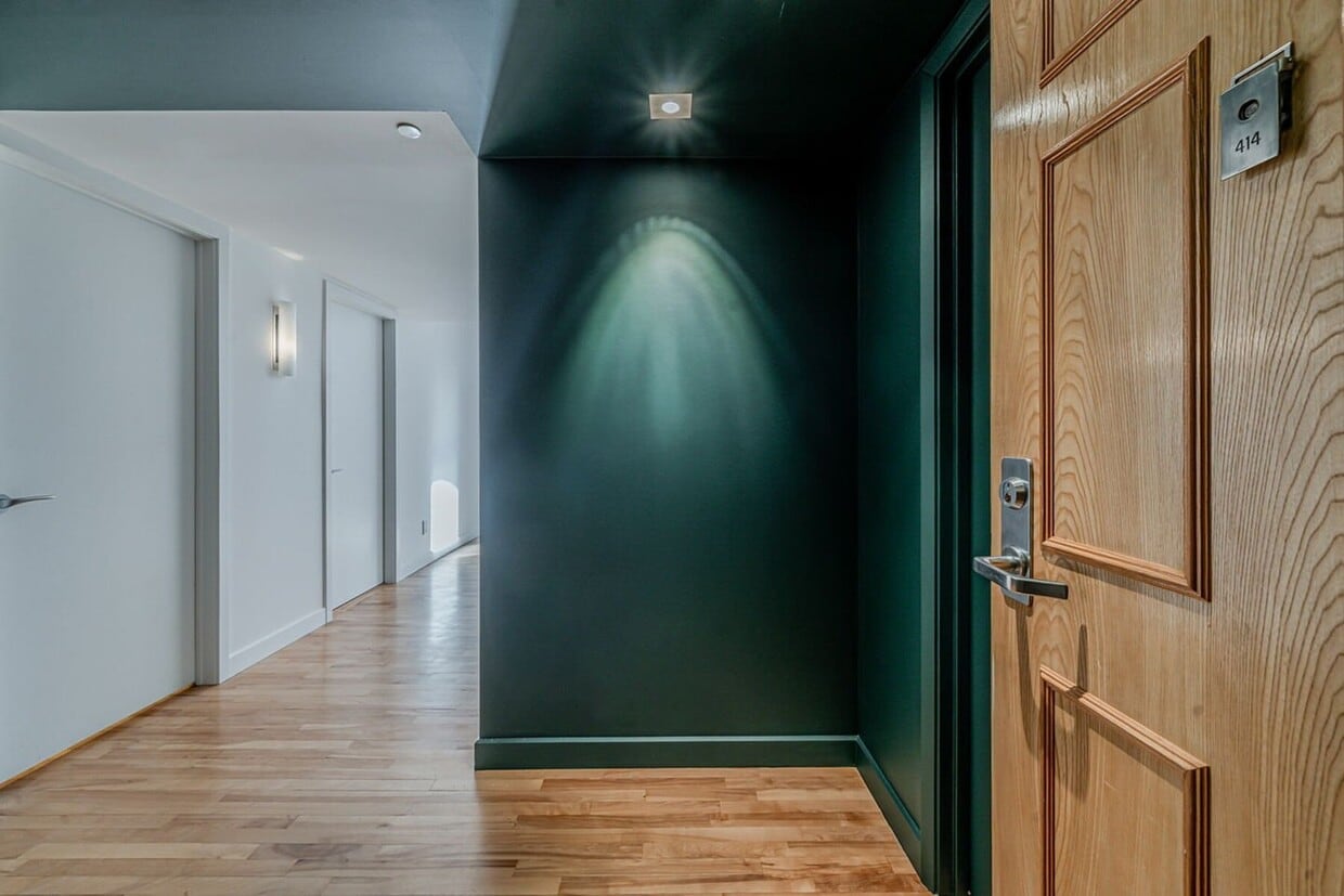 Photo principale - 244 Sherbrooke St E