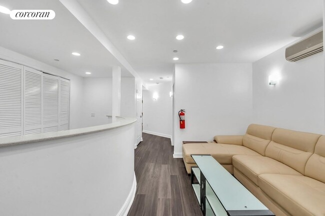 Building Photo - 244 E 32nd St