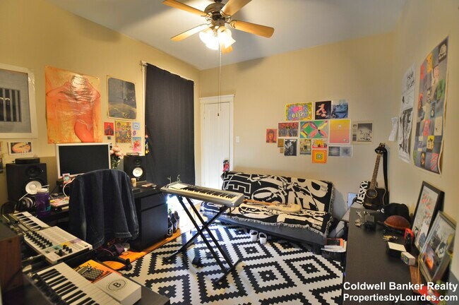 Foto del edificio - 2622 N Avers Ave