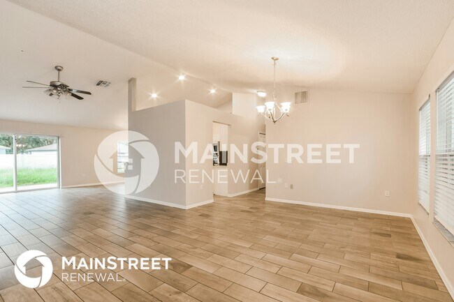 Building Photo - 301 Medina Ct