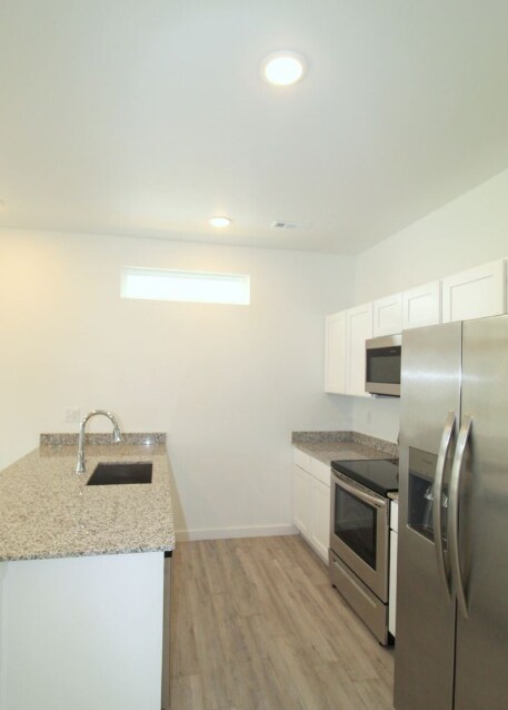 Building Photo - 1081 Ventnor Ave