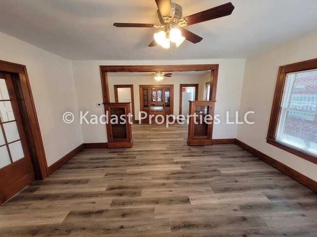 Living Room/ Dining Room - 1271 Prairie Ave