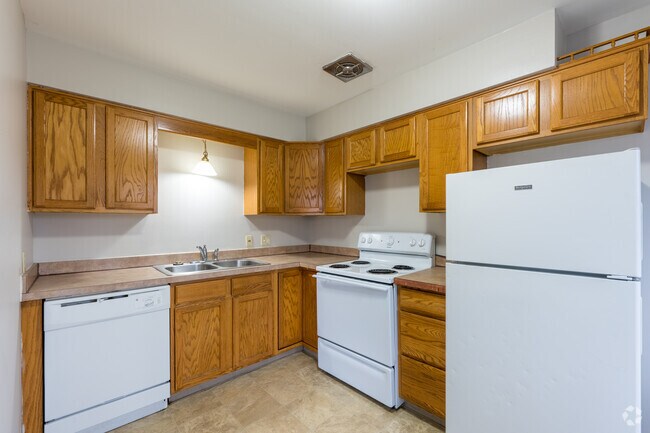 2 habitaciones, 1 baño, 850 pies cuadrados, cocina - Brentwood Apartments (460 Silver LLC)