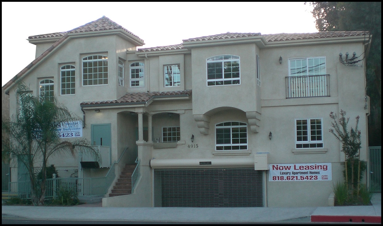Primary Photo - 4915 Whitsett Ave
