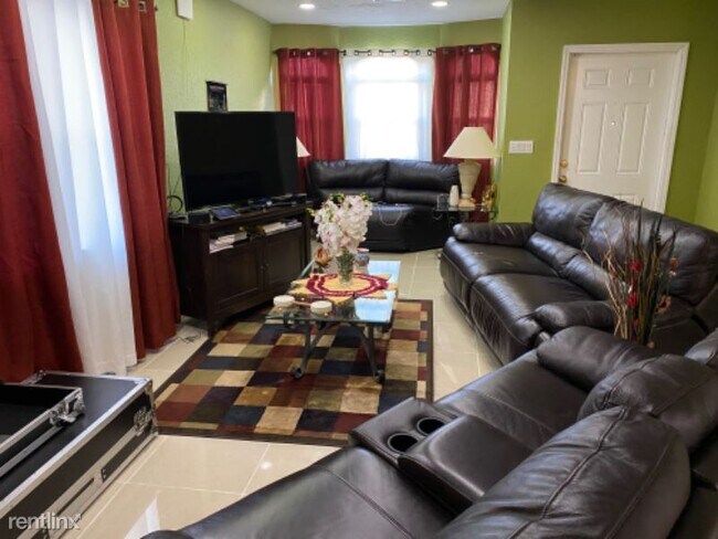 Foto del edificio - 3 br, 2 bath House - 29 AVE
