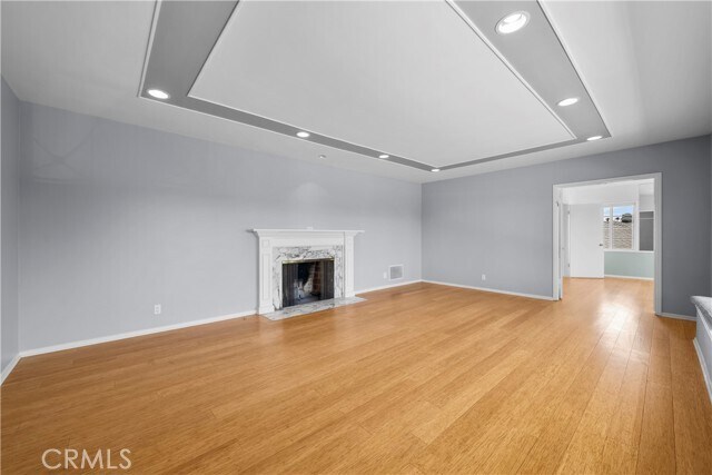 Building Photo - 523 Meadows Dr