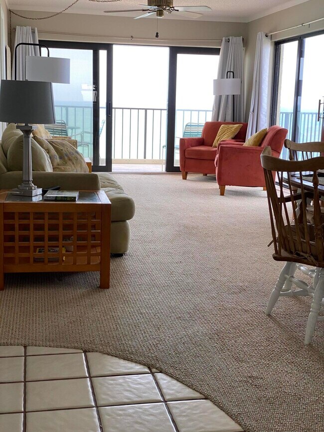 Foto del edificio - 10310 S Ocean Dr