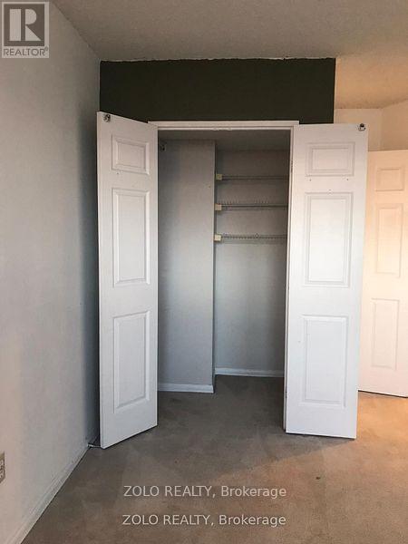 Building Photo - 15-14ROOM-15 McMurrich St