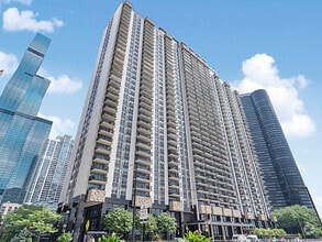 Building Photo - 400 E Randolph St