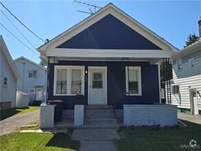 Building Photo - 409 Hawley St