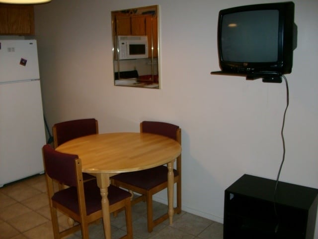 Building Photo - Smokey Lane Condo
