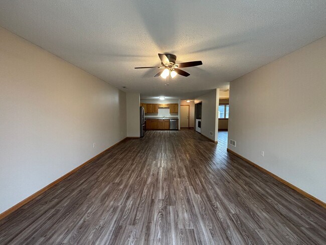 Foto del edificio - ALL NEW INTERIOR - 2 Bedroom Town Home