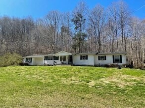 Building Photo - 4093 Daniels Creek Rd