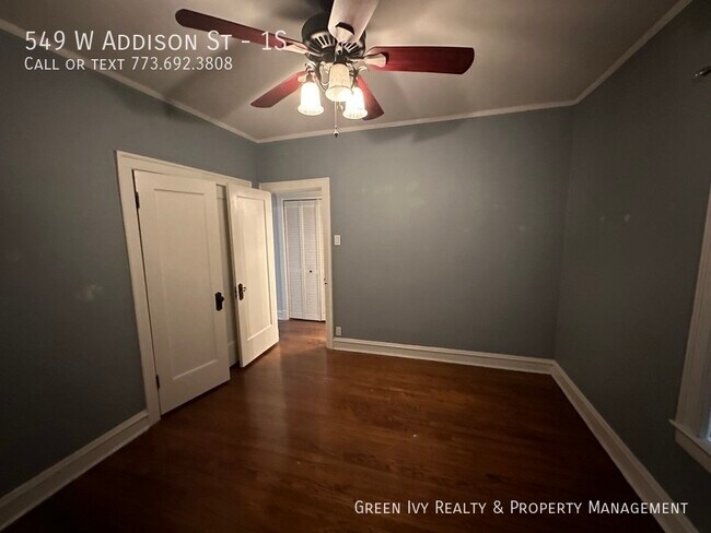 Foto del edificio - Wrigleyville 2 Bed 1 Bath on Addison (No a...