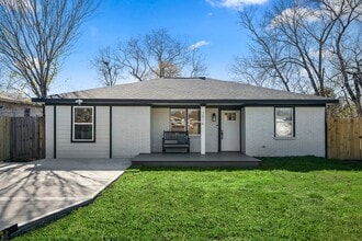 Building Photo - 3814 Seabrook St