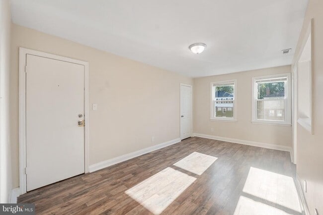 Building Photo - 5424 Belle Vista Ave