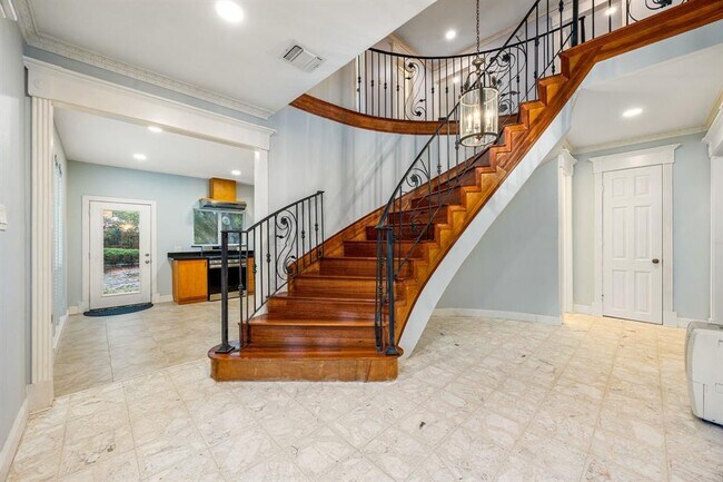 Foto del edificio - 15726 Walkwood Dr