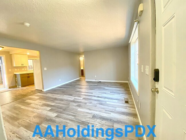 Building Photo - 8059 SE Woodstock Blvd