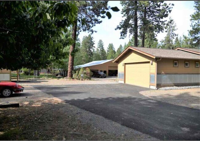 Building Photo - 19272 River Woods Dr