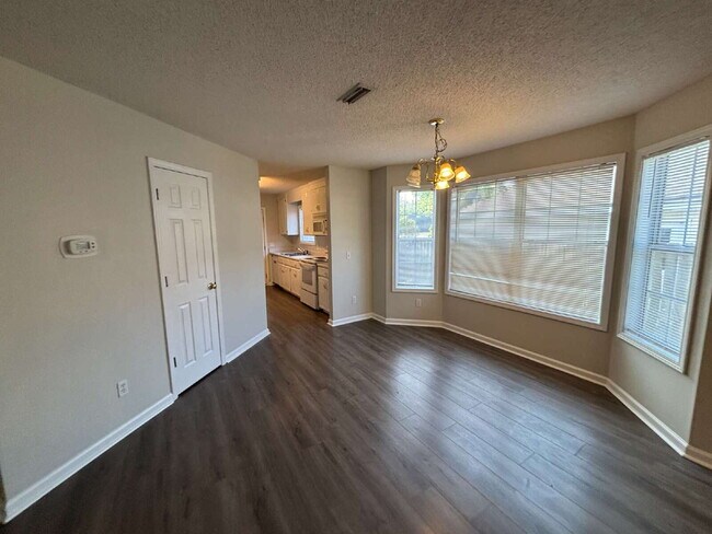 Foto del edificio - 165 Radford Cir