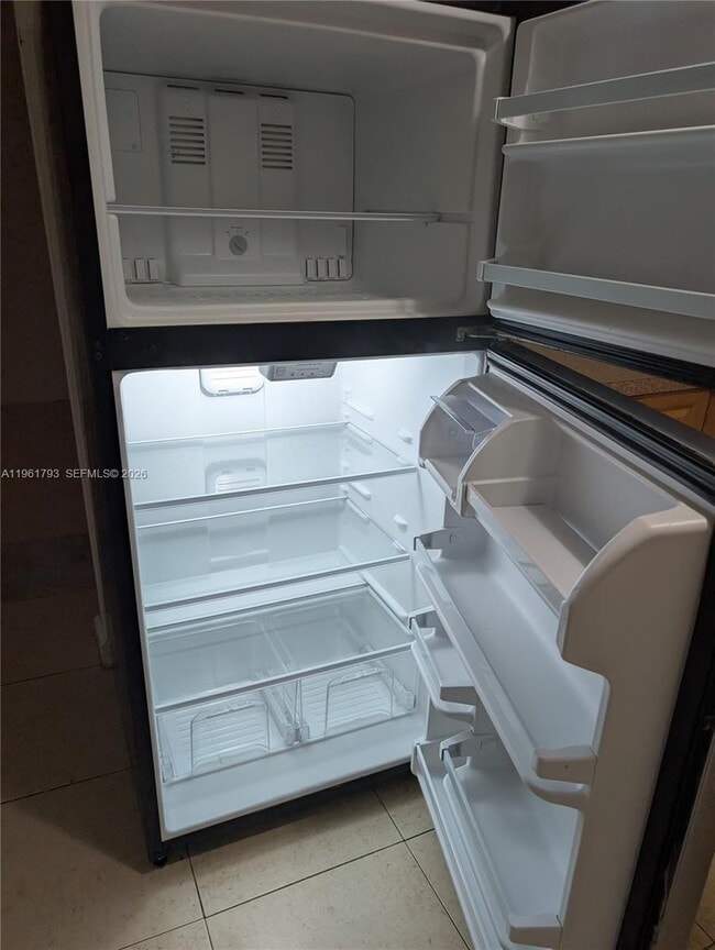 Building Photo - 11930 NE 19th Dr