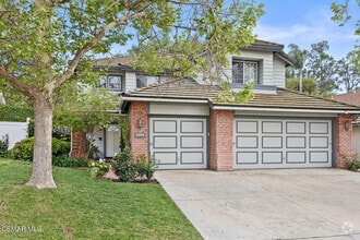 Building Photo - 5394 Evanwood Ave