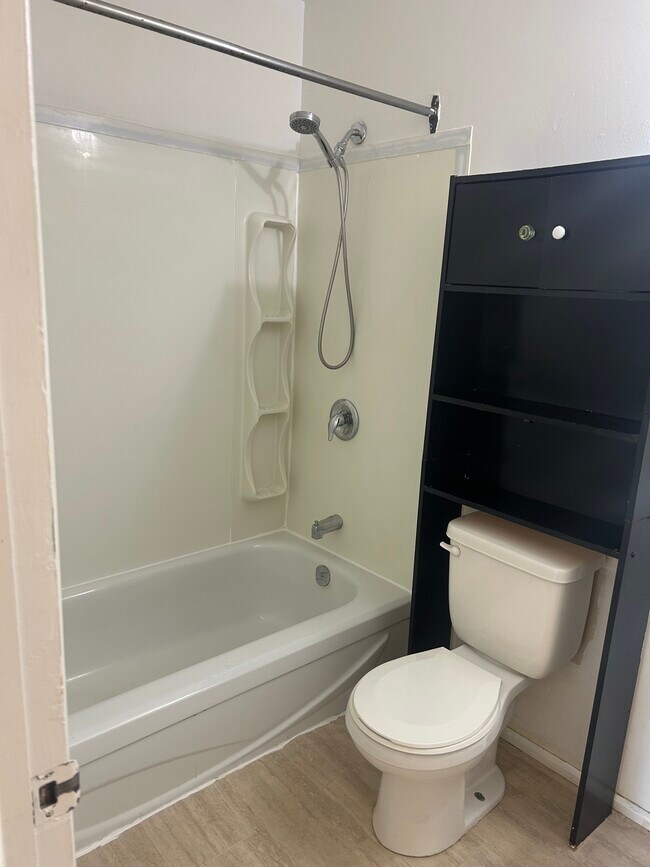 Photo du bâtiment - 221 8th St E