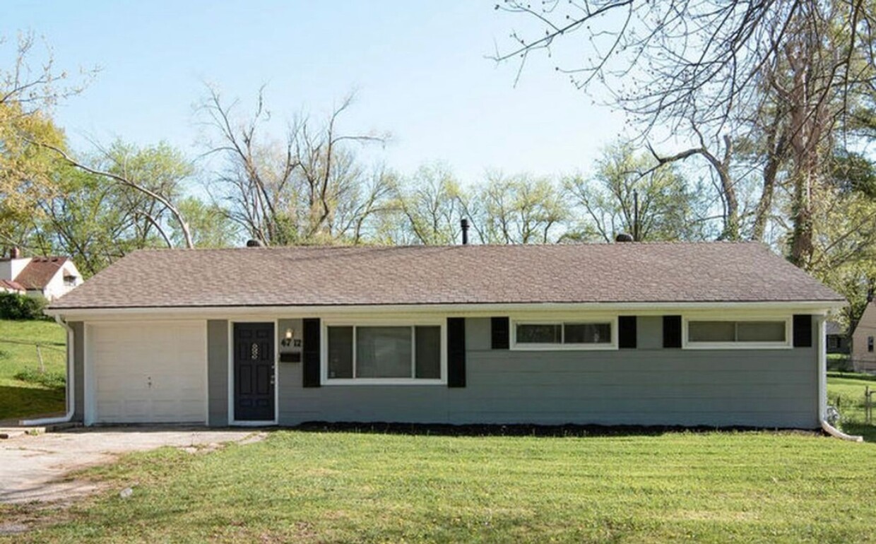Primary Photo - Coming Soon! South KC Home! $1325.00!