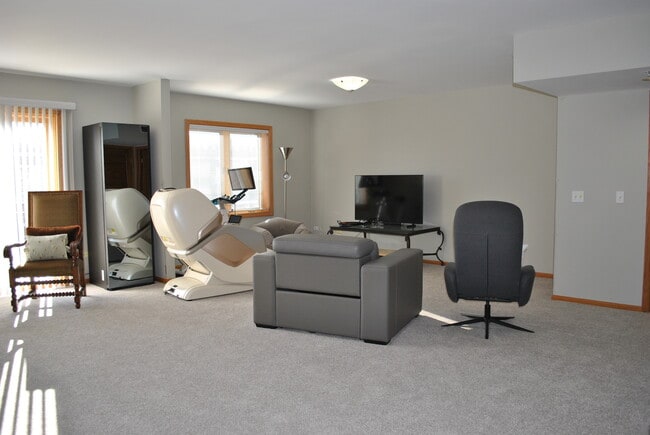 Foto del edificio - 5005 Warren St