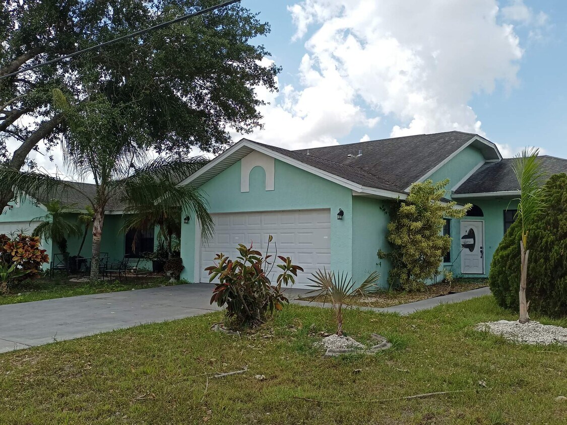 Primary Photo - 1441 Capricorn Blvd