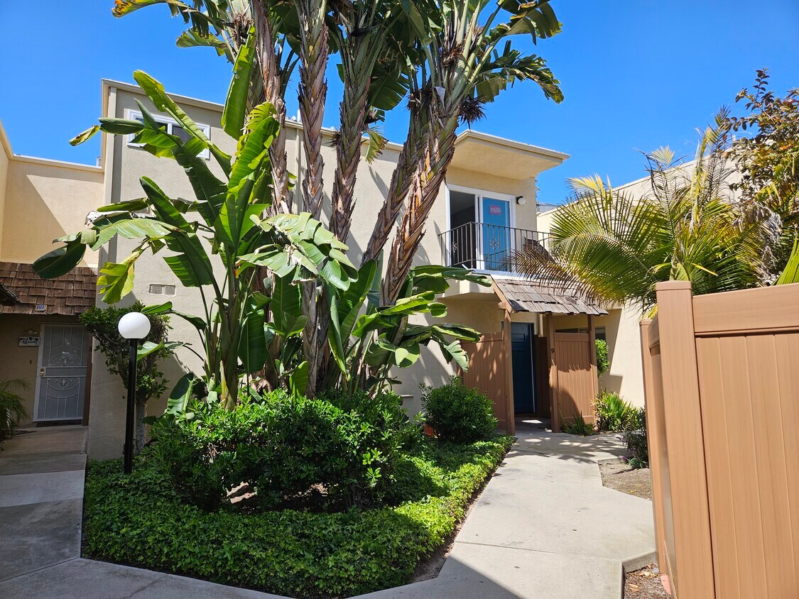 138 S Bryn Mawr St Unit 9, Ventura, CA 93003 Condo for Rent in