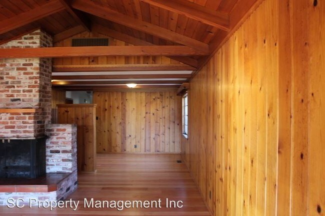 Building Photo - 3 br, 2 bath House - 1424 Walnut St