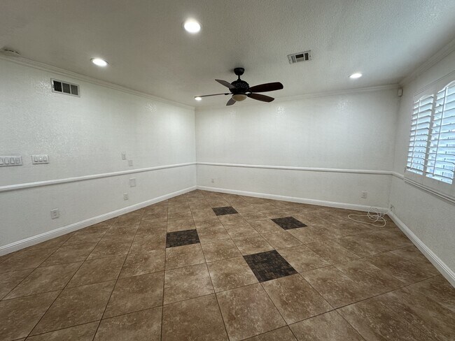 Building Photo - 4611 Harrison St