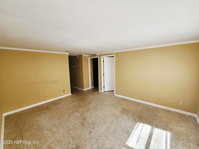 Building Photo - 6067 Longchamp Dr