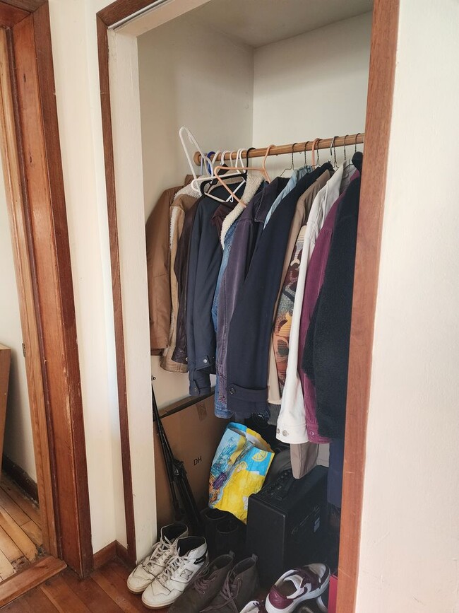 Foto del edificio - Available August 1st - 3 bedroom/1.5 bath house 1 block off Williamson St