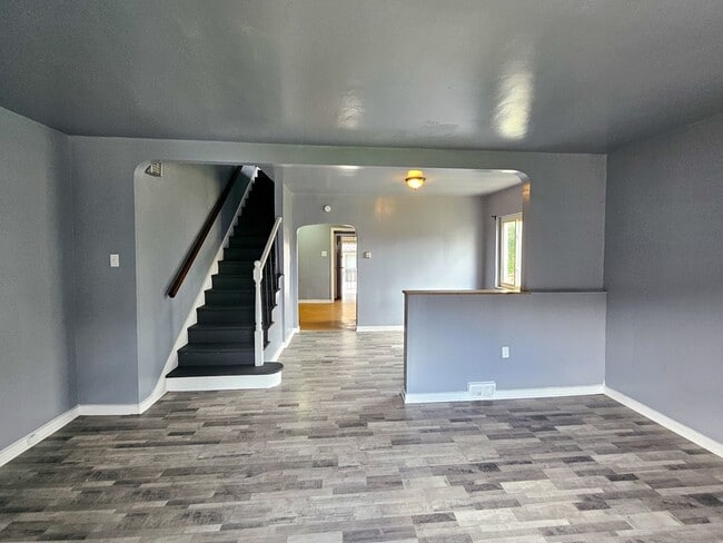 Building Photo - 307 Hamilton St