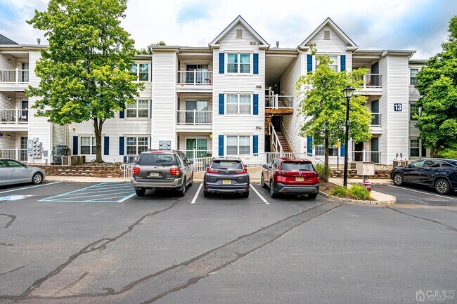 Foto del edificio - 1325 Waterford Dr