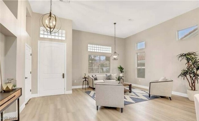 Foto del edificio - 2608 Desert Sands Dr