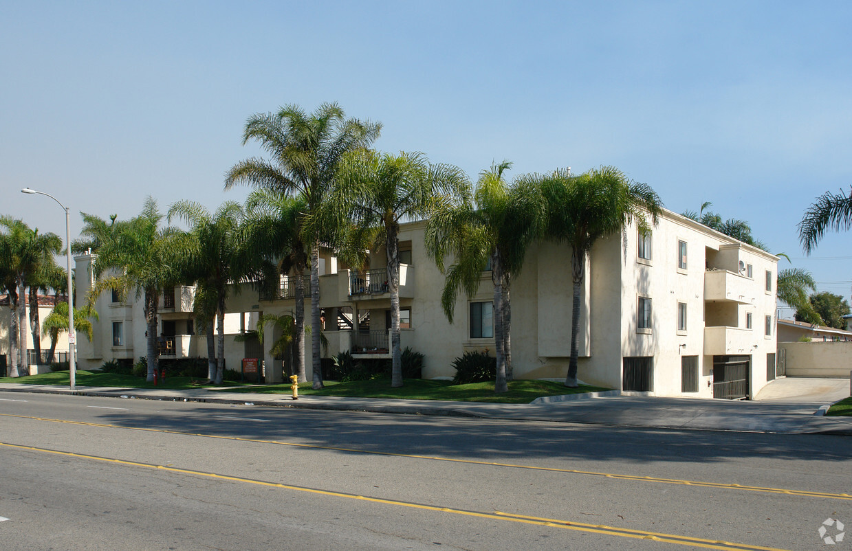 Primary Photo - Edwards Street Apartments