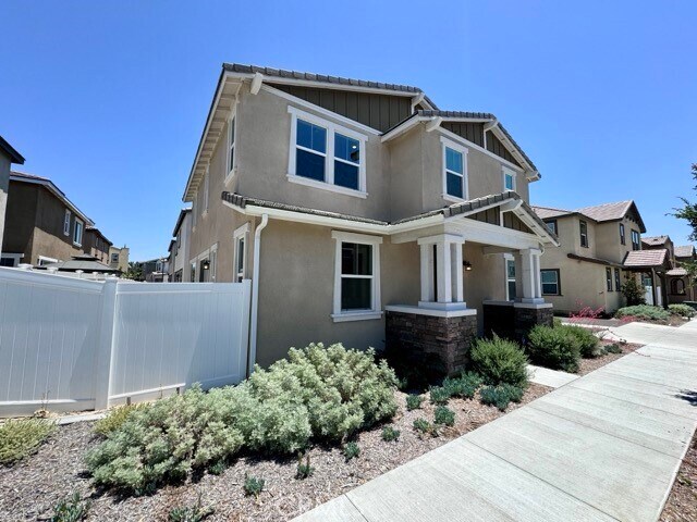 Foto del edificio - 40572 Melrose Dr