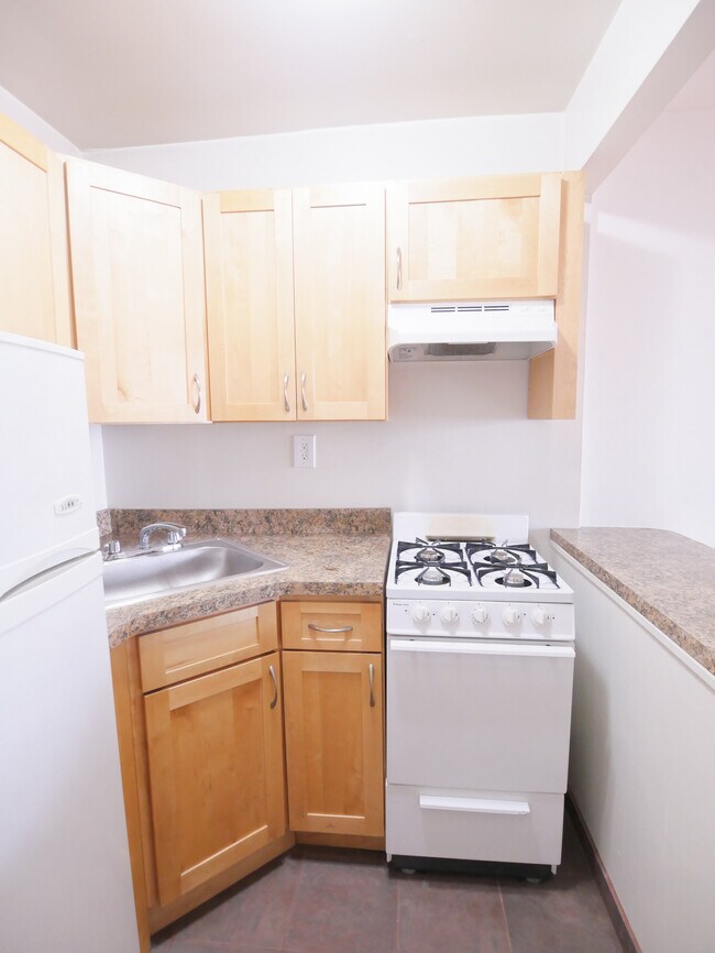 Interior Photo - 157 East 85th Street