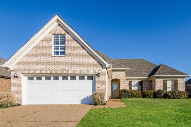 Building Photo - 2700 Cherry Tree Dr