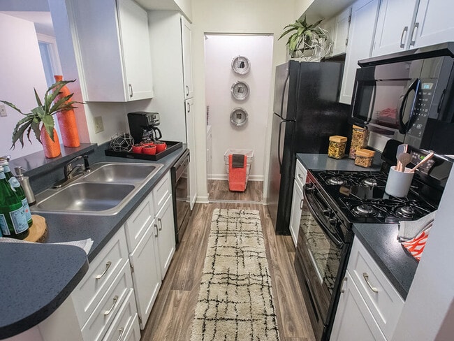 Saw Mill Village Apartments - Columbus, OH | Apartments.com