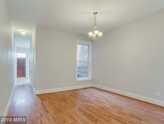Building Photo - 418 E 22nd St