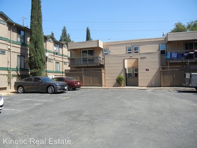 Foto del edificio - 2067 Riley Ct