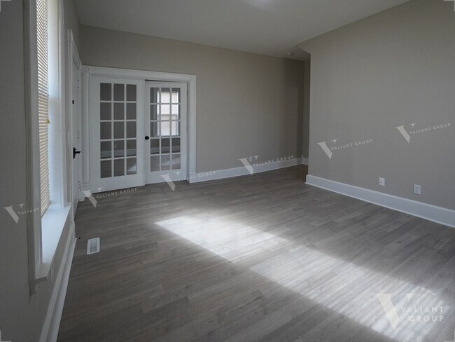 Foto del edificio - 320 S Florence Ave