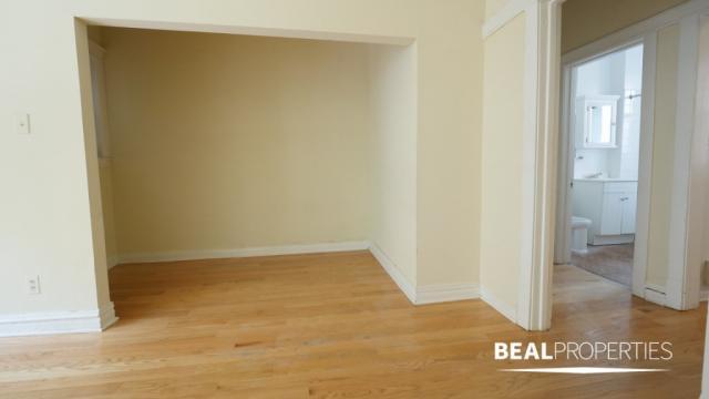 Building Photo - 0 bedroom in CHICAGO IL 60657
