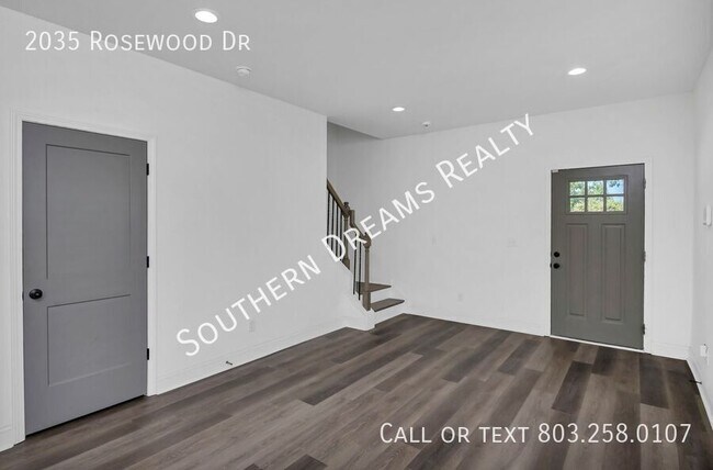 Foto del edificio - 2035 Rosewood Dr