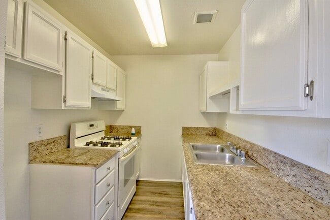 Building Photo - 28259 Via Princesa