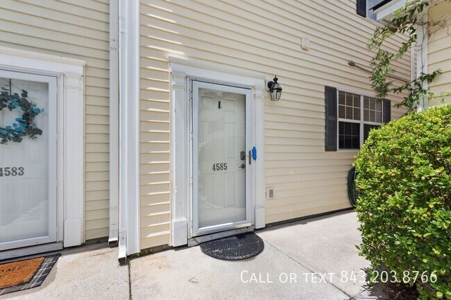 Foto del edificio - 4585 Great Oak Dr